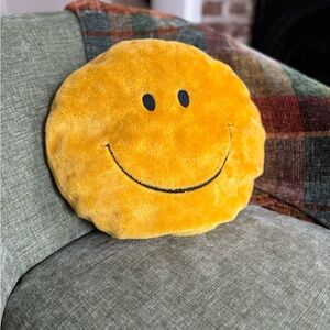 Vintage smiley face pillow